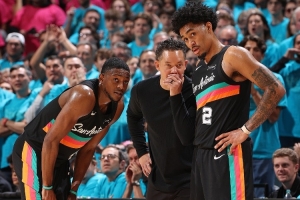 队记：尽管哈珀在季后赛表现出色 福克斯仍可能在揭幕战首发登场