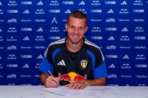 官方：利兹联签下29岁瑞士国脚后卫尼克·埃尔韦迪